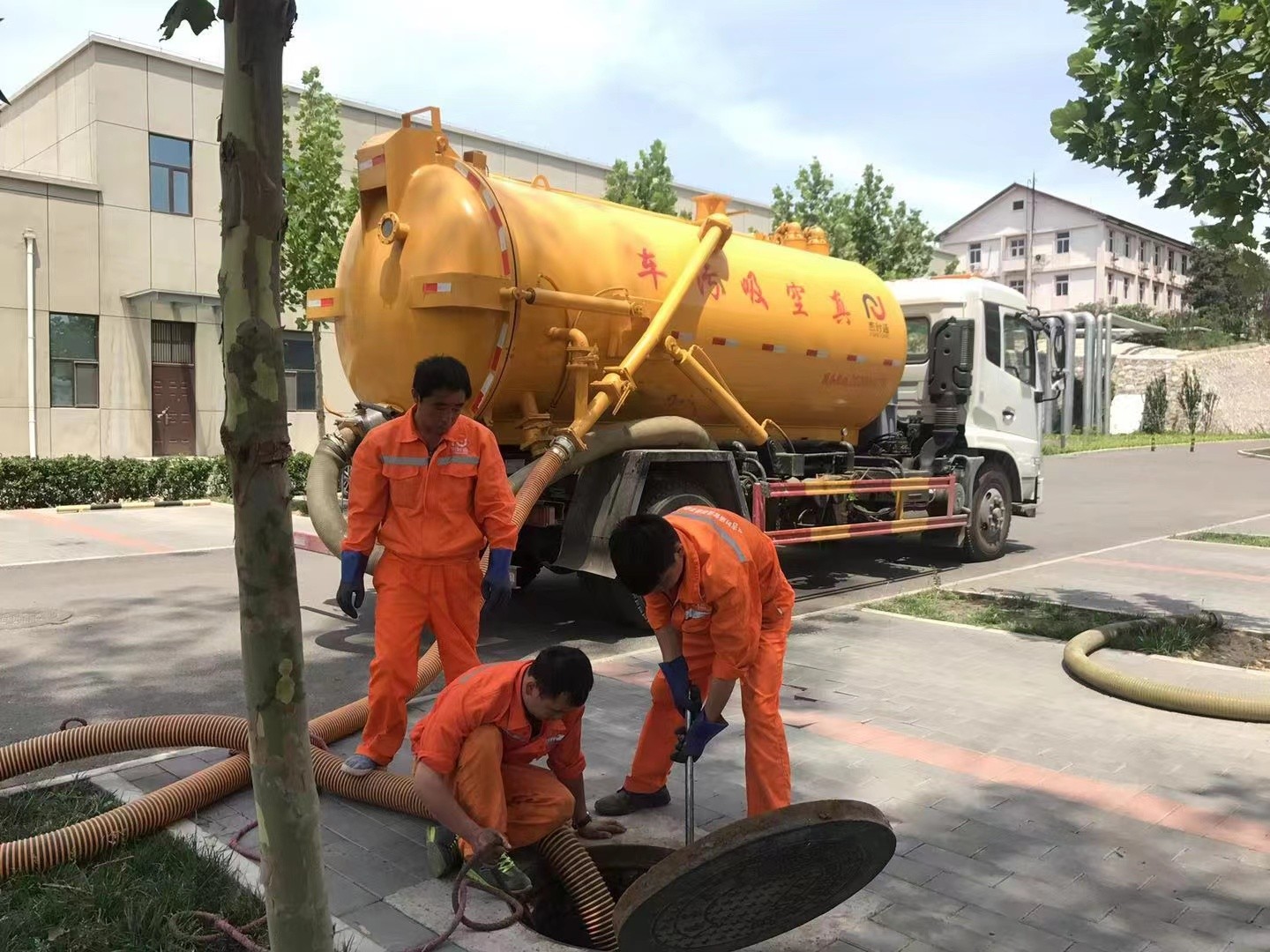 敦化化粪池清理与5-8吨吸粪车施工效率分析